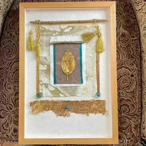 The gold leaf and Jade Stone. - Picture 1 of 6